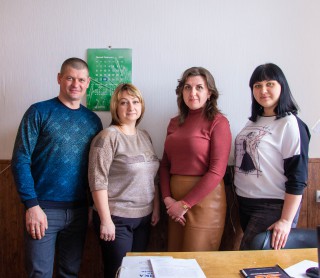 ЗНАЙОМИМОСЯ З РОБОТОЮ ВИКОНАВЧИХ ОРГАНІВ СЕЛИЩНОЇ РАДИ: ВІДДІЛ ЗЕМЕЛЬНИХ ВІДНОСИН, ОХОРОНИ НАВКОЛИШНЬОГО ПРИРОДНОГО СЕРЕДОВИЩА ТА ЕКОЛОГІЇ