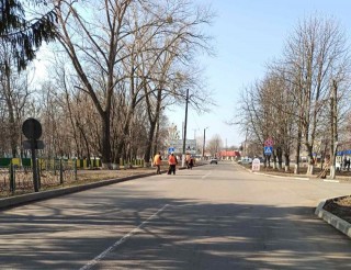 У Боровій продовжуються весняні роботи з благоустрою