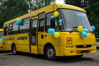 Борівська селищна рада до початку навчального року придбала новий шкільний автобус