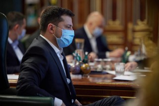 Із січня тисячу гривень, яку отримають вакциновані українці, можна буде витратити ще й на ліки – нарада у Президента