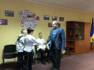 У селищній раді привітали юних спортсменів - учасників міжнародних змагань з кікбоксингу