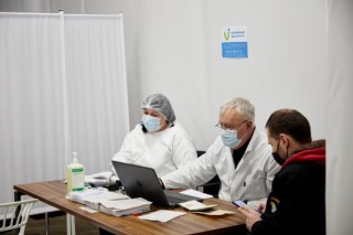 В Україні й на Харківщині, зокрема, триває ревакцинація бустерною та додатковою дозами проти коронавірусу