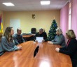 Двом переселенцям з Донбасу вручили ключі від квартир у Борівській громаді