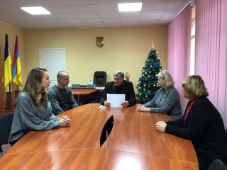 Двом переселенцям з Донбасу вручили ключі від квартир у Борівській громаді
