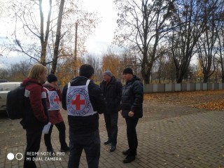 Мешканці Борівської громади, які отримали поранення внаслідок бойових дій, сім’ї загиблих мирних мешканців та ті, у кого зруйноване житло зможуть отримати фінансову допомогу від МКЧХ