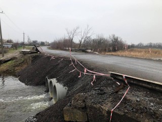 У Боровій відновили проїзд через річку Борова у напрямку Новоселівки