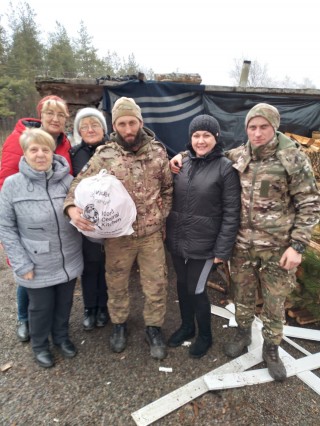 Захисників України привітали зі святами домашніми варениками