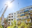 У Чугуєві відновлюють два багатоквартирні будинки, пошкоджені російськими обстрілами