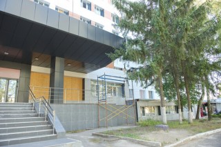 Обласну дитячу лікарню почали відновлювати після ворожих обстрілів