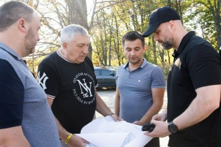 Олег Синєгубов оглянув хід ремонтних робіт у Руській Лозовій та Лісному