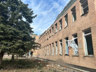 Окупанти знову обстрілюють КАБами Борову