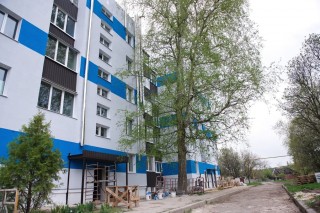 У Старому Салтові відновлюють 13 багатоповерхівок, пошкоджених від ворожих обстрілів