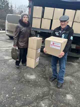 Продовжується робота із забезпечення гуманітарною допомогою мешканців Борівської громади, які вимушено евакуювалися