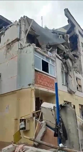 Окупанти зруйнували багатоквартирний будинок у Боровій