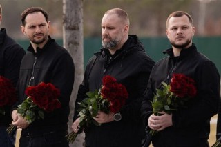 Олег Синєгубов долучився до церемонії поховання невпізнаних Героїв України